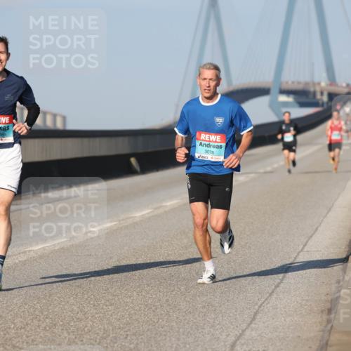 03.10.2025 - Köhlbrandbrückenlauf Lena Gebhardt http://msf.ph/oto/9107172 03.10.2025 09:39:45 Position 2 3226, 3078 meine-sportfotos.de