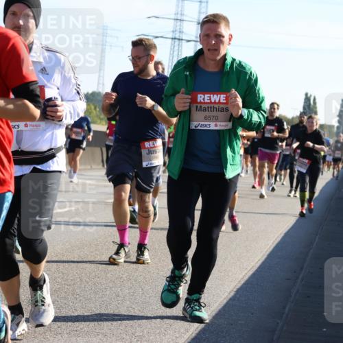03.10.2025 - Köhlbrandbrückenlauf Strokosch-Dieckow http://msf.ph/oto/9107178 03.10.2025 12:19:23 Position 3 4869, 6660, 6570 meine-sportfotos.de