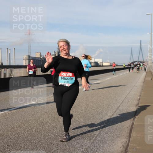03.10.2025 - Köhlbrandbrückenlauf Lena Gebhardt http://msf.ph/oto/9107204 03.10.2025 10:13:36 Position 2 3130 meine-sportfotos.de