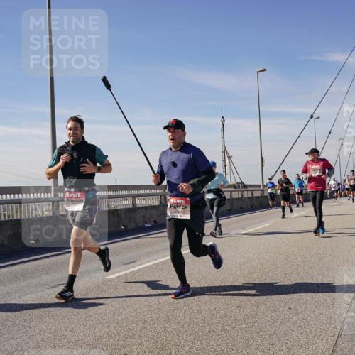 03.10.2025 - Köhlbrandbrückenlauf Michael Burmester http://msf.ph/oto/9107209 03.10.2025 12:50:27 Position 2 6189 meine-sportfotos.de