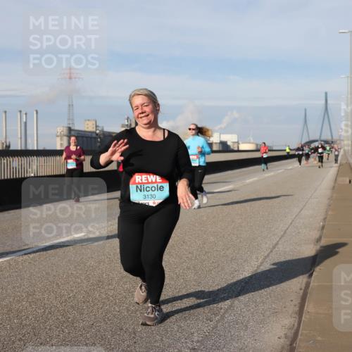 03.10.2025 - Köhlbrandbrückenlauf Lena Gebhardt http://msf.ph/oto/9107214 03.10.2025 10:13:36 Position 2 3130 meine-sportfotos.de
