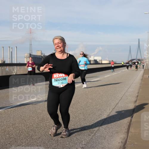 03.10.2025 - Köhlbrandbrückenlauf Lena Gebhardt http://msf.ph/oto/9107227 03.10.2025 10:13:36 Position 2 3130 meine-sportfotos.de