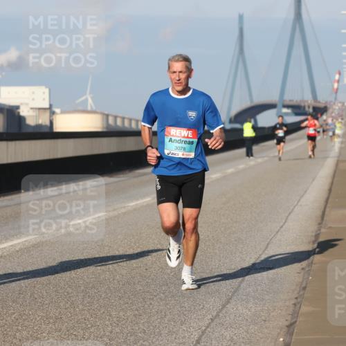 03.10.2025 - Köhlbrandbrückenlauf Lena Gebhardt http://msf.ph/oto/9107243 03.10.2025 09:39:47 Position 2 3078 meine-sportfotos.de