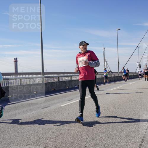 03.10.2025 - Köhlbrandbrückenlauf Michael Burmester http://msf.ph/oto/9107253 03.10.2025 12:50:30 Position 2  meine-sportfotos.de
