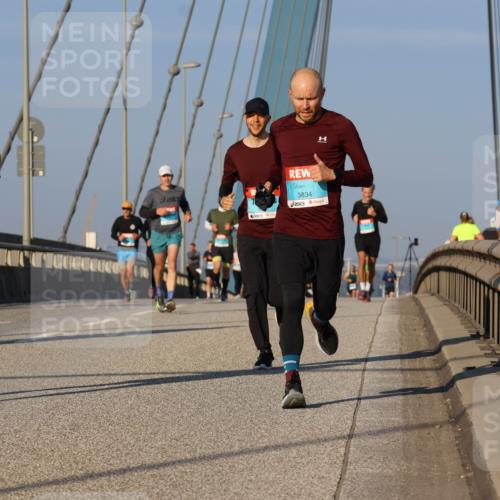 03.10.2025 - Köhlbrandbrückenlauf Strokosch-Dieckow http://msf.ph/oto/9107267 03.10.2025 09:36:47 Position 2 1036, 3834 meine-sportfotos.de