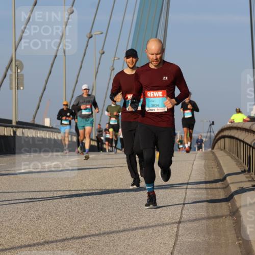 03.10.2025 - Köhlbrandbrückenlauf Strokosch-Dieckow http://msf.ph/oto/9107271 03.10.2025 09:36:47 Position 2 1036, 3834 meine-sportfotos.de