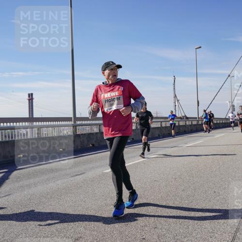 03.10.2025 - Köhlbrandbrückenlauf Michael Burmester http://msf.ph/oto/9107285 03.10.2025 12:50:31 Position 2 5684 meine-sportfotos.de