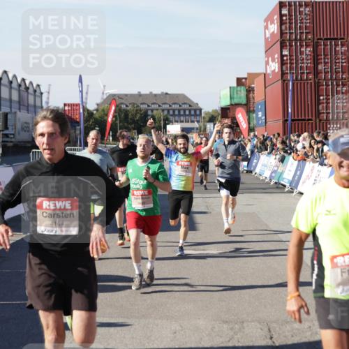 03.10.2025 - Köhlbrandbrückenlauf Jannik Wohlers http://msf.ph/oto/9107286 03.10.2025 12:59:12 Ziel 4164, 4226, 4441, 5967, 6036, 6154, 6329, 6390, 6391, 6478, 6493 meine-sportfotos.de