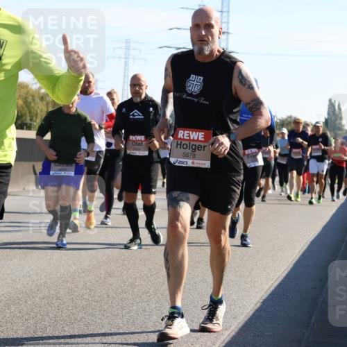 03.10.2025 - Köhlbrandbrückenlauf Strokosch-Dieckow http://msf.ph/oto/9107299 03.10.2025 12:19:42 Position 3 2025, 15, 6791, 6070, 887, 5059, 5678, 00 meine-sportfotos.de