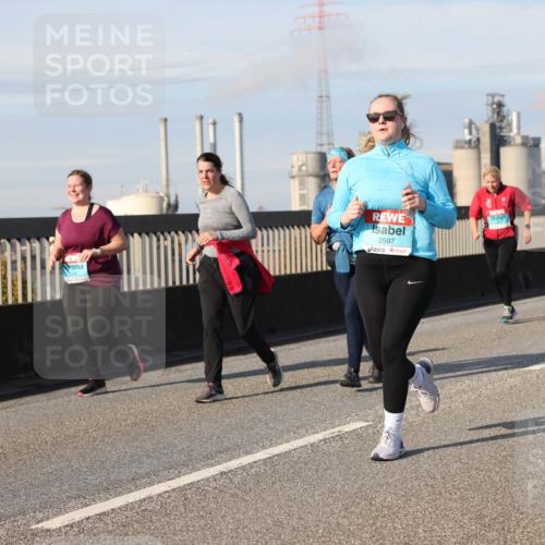 03.10.2025 - Köhlbrandbrückenlauf Lena Gebhardt http://msf.ph/oto/9107305 03.10.2025 10:13:38 Position 2 2597 meine-sportfotos.de