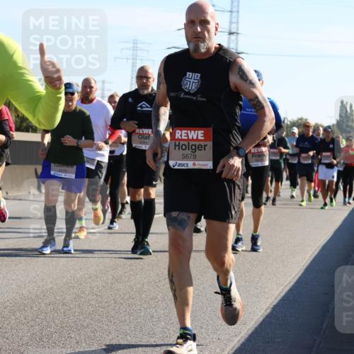 03.10.2025 - Köhlbrandbrückenlauf Strokosch-Dieckow http://msf.ph/oto/9107309 03.10.2025 12:19:43 Position 3 2025, 15, 6791, 6070, 5059, 1887, 5678, 63, 7 meine-sportfotos.de