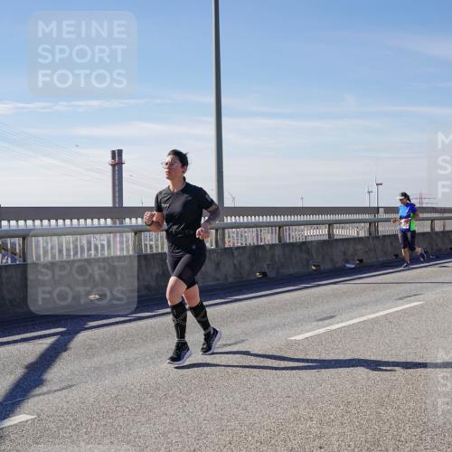 03.10.2025 - Köhlbrandbrückenlauf Michael Burmester http://msf.ph/oto/9107319 03.10.2025 12:50:32 Position 2  meine-sportfotos.de