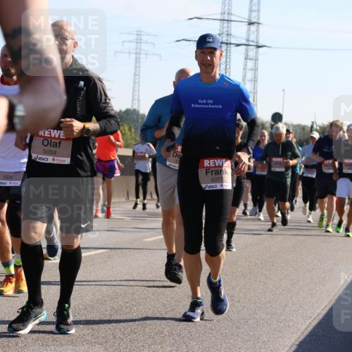 03.10.2025 - Köhlbrandbrückenlauf Strokosch-Dieckow http://msf.ph/oto/9107321 03.10.2025 12:19:44 Position 3 5930, 5059, 09, 51, 6377 meine-sportfotos.de