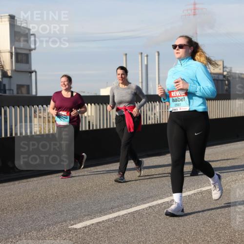 03.10.2025 - Köhlbrandbrückenlauf Lena Gebhardt http://msf.ph/oto/9107328 03.10.2025 10:13:38 Position 2 2597 meine-sportfotos.de
