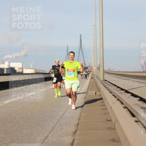03.10.2025 - Köhlbrandbrückenlauf Lena Gebhardt http://msf.ph/oto/9107343 03.10.2025 09:40:20 Position 2 3841 meine-sportfotos.de