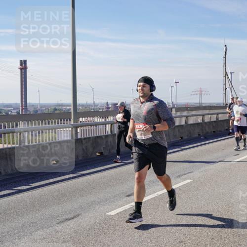 03.10.2025 - Köhlbrandbrückenlauf Michael Burmester http://msf.ph/oto/9107349 03.10.2025 12:50:36 Position 2 5132 meine-sportfotos.de