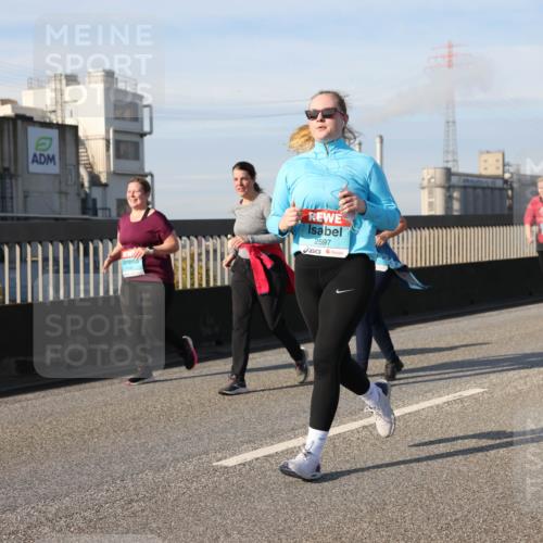03.10.2025 - Köhlbrandbrückenlauf Lena Gebhardt http://msf.ph/oto/9107350 03.10.2025 10:13:38 Position 2 2597 meine-sportfotos.de