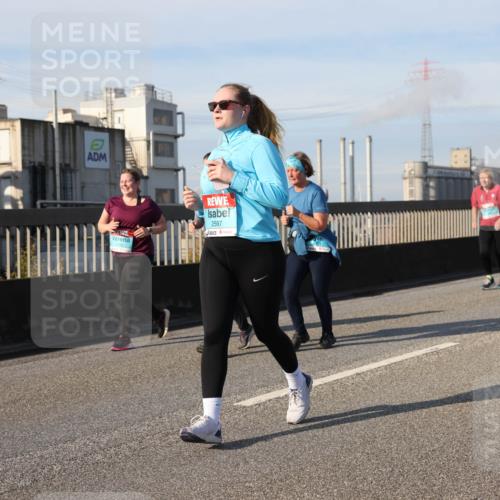 03.10.2025 - Köhlbrandbrückenlauf Lena Gebhardt http://msf.ph/oto/9107362 03.10.2025 10:13:38 Position 2 2597 meine-sportfotos.de
