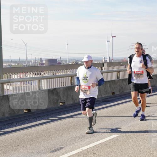 03.10.2025 - Köhlbrandbrückenlauf Michael Burmester http://msf.ph/oto/9107371 03.10.2025 12:50:38 Position 2 4686 meine-sportfotos.de