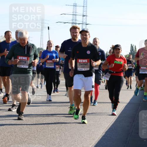 03.10.2025 - Köhlbrandbrückenlauf Strokosch-Dieckow http://msf.ph/oto/9107375 03.10.2025 12:19:51 Position 3 6730, 4790, 5742, 4397 meine-sportfotos.de
