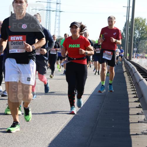 03.10.2025 - Köhlbrandbrückenlauf Strokosch-Dieckow http://msf.ph/oto/9107392 03.10.2025 12:19:52 Position 3 4838, 4397, 5802 meine-sportfotos.de
