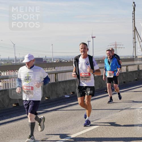 03.10.2025 - Köhlbrandbrückenlauf Michael Burmester http://msf.ph/oto/9107395 03.10.2025 12:50:39 Position 2 404, 4686 meine-sportfotos.de