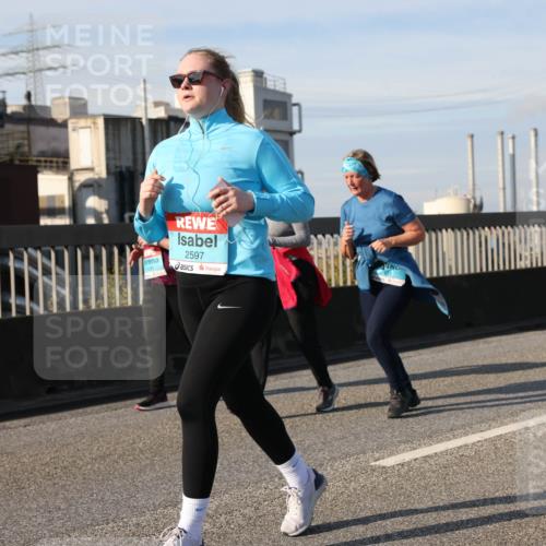 03.10.2025 - Köhlbrandbrückenlauf Lena Gebhardt http://msf.ph/oto/9107397 03.10.2025 10:13:39 Position 2 2597, 2931 meine-sportfotos.de