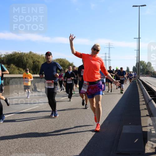 03.10.2025 - Köhlbrandbrückenlauf Strokosch-Dieckow http://msf.ph/oto/9107400 03.10.2025 12:19:58 Position 3 6485, 6189 meine-sportfotos.de