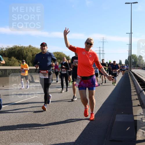 03.10.2025 - Köhlbrandbrückenlauf Strokosch-Dieckow http://msf.ph/oto/9107408 03.10.2025 12:19:58 Position 3 6485, 6189 meine-sportfotos.de