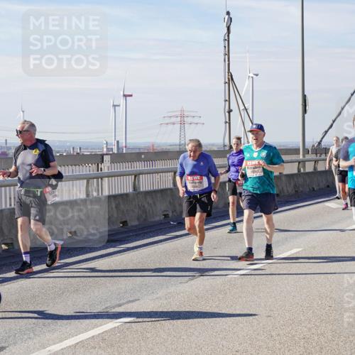 03.10.2025 - Köhlbrandbrückenlauf Michael Burmester http://msf.ph/oto/9107425 03.10.2025 12:50:42 Position 2 6208 meine-sportfotos.de