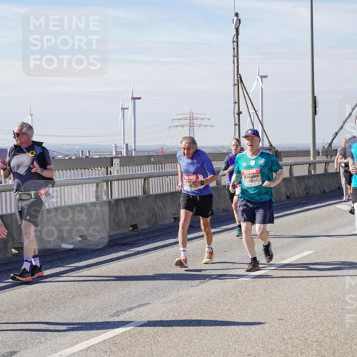 03.10.2025 - Köhlbrandbrückenlauf Michael Burmester http://msf.ph/oto/9107443 03.10.2025 12:50:42 Position 2 6208 meine-sportfotos.de