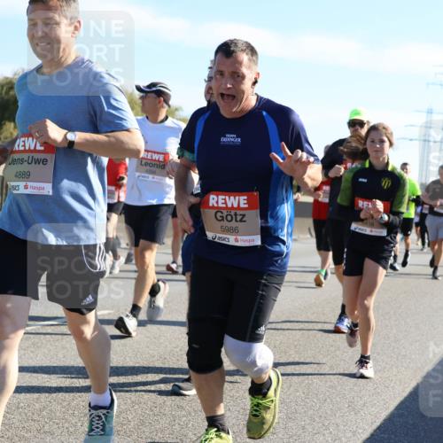 03.10.2025 - Köhlbrandbrückenlauf Strokosch-Dieckow http://msf.ph/oto/9107449 03.10.2025 12:20:02 Position 3 4889, 4354, 5986 meine-sportfotos.de