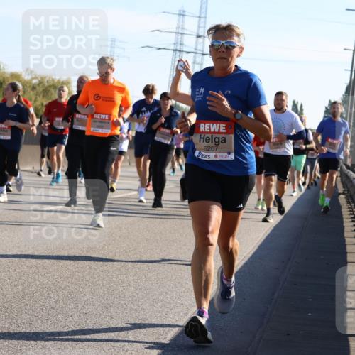 03.10.2025 - Köhlbrandbrückenlauf Strokosch-Dieckow http://msf.ph/oto/9107472 03.10.2025 12:20:06 Position 3 6267 meine-sportfotos.de