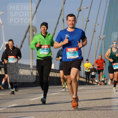 03.10.2025 - Köhlbrandbrückenlauf Strokosch-Dieckow http://msf.ph/oto/9107488 03.10.2025 09:37:12 Position 2 1010, 3181 meine-sportfotos.de