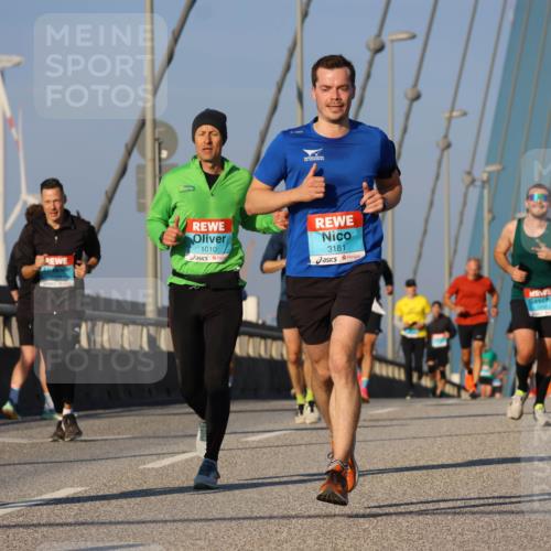 03.10.2025 - Köhlbrandbrückenlauf Strokosch-Dieckow http://msf.ph/oto/9107494 03.10.2025 09:37:12 Position 2 1010, 3181 meine-sportfotos.de