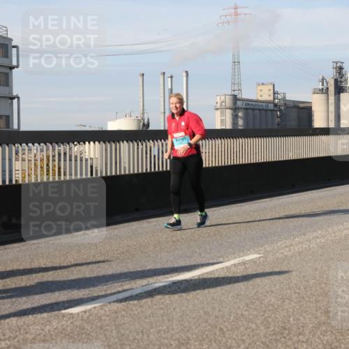 03.10.2025 - Köhlbrandbrückenlauf Lena Gebhardt http://msf.ph/oto/9107506 03.10.2025 10:13:40 Position 2  meine-sportfotos.de