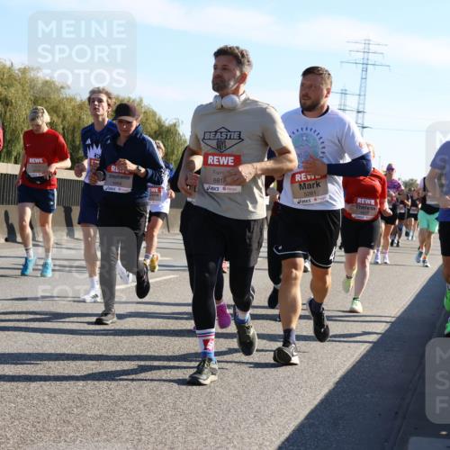03.10.2025 - Köhlbrandbrückenlauf Strokosch-Dieckow http://msf.ph/oto/9107511 03.10.2025 12:20:10 Position 3 5107, 4964, 6818, 5261, 6497 meine-sportfotos.de