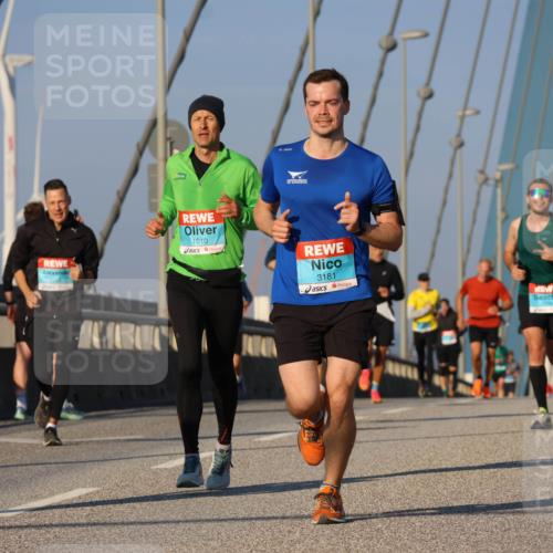 03.10.2025 - Köhlbrandbrückenlauf Strokosch-Dieckow http://msf.ph/oto/9107514 03.10.2025 09:37:13 Position 2 1010, 3181 meine-sportfotos.de