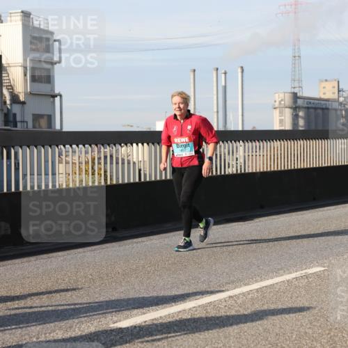 03.10.2025 - Köhlbrandbrückenlauf Lena Gebhardt http://msf.ph/oto/9107518 03.10.2025 10:13:40 Position 2 1837 meine-sportfotos.de