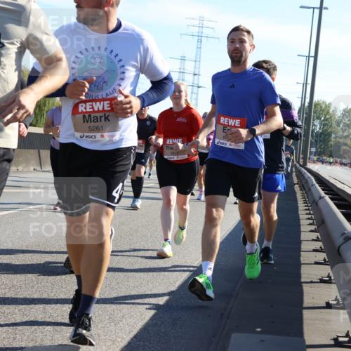 03.10.2025 - Köhlbrandbrückenlauf Strokosch-Dieckow http://msf.ph/oto/9107526 03.10.2025 12:20:11 Position 3 6818, 5261, 4812, 64 meine-sportfotos.de