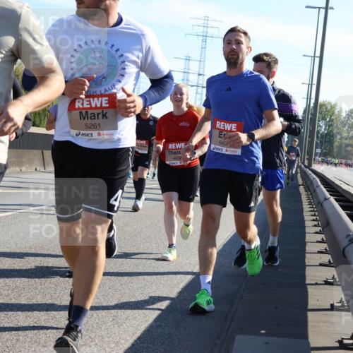 03.10.2025 - Köhlbrandbrückenlauf Strokosch-Dieckow http://msf.ph/oto/9107536 03.10.2025 12:20:12 Position 3 6818, 5261, 649, 4812 meine-sportfotos.de