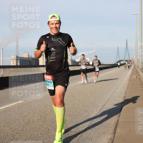 03.10.2025 - Köhlbrandbrückenlauf Lena Gebhardt http://msf.ph/oto/9107546 03.10.2025 09:40:24 Position 2 609 meine-sportfotos.de