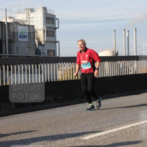 03.10.2025 - Köhlbrandbrückenlauf Lena Gebhardt http://msf.ph/oto/9107554 03.10.2025 10:13:41 Position 2 1837 meine-sportfotos.de