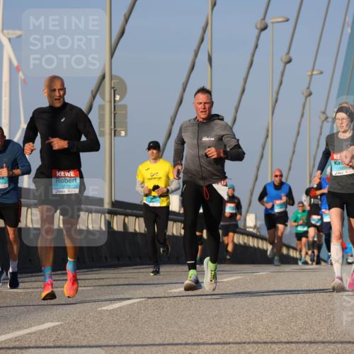 03.10.2025 - Köhlbrandbrückenlauf Strokosch-Dieckow http://msf.ph/oto/9107598 03.10.2025 09:37:21 Position 2 1265, 3270, 9, 1258, 2660 meine-sportfotos.de