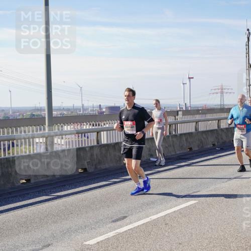 03.10.2025 - Köhlbrandbrückenlauf Michael Burmester http://msf.ph/oto/9107600 03.10.2025 12:50:50 Position 2 4962 meine-sportfotos.de