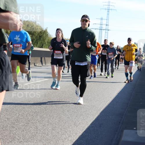 03.10.2025 - Köhlbrandbrückenlauf Strokosch-Dieckow http://msf.ph/oto/9107606 03.10.2025 12:20:23 Position 3 6457, 5144, 6755 meine-sportfotos.de