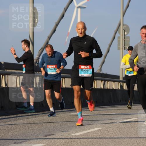 03.10.2025 - Köhlbrandbrückenlauf Strokosch-Dieckow http://msf.ph/oto/9107613 03.10.2025 09:37:22 Position 2 1265, 3270 meine-sportfotos.de