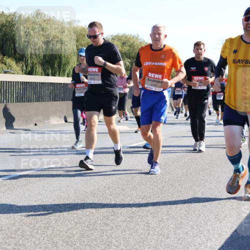 03.10.2025 - Köhlbrandbrückenlauf Strokosch-Dieckow http://msf.ph/oto/9107621 03.10.2025 12:20:26 Position 3 4843, 4670, 5128, 4784, 5983 meine-sportfotos.de