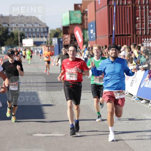 03.10.2025 - Köhlbrandbrückenlauf Jannik Wohlers http://msf.ph/oto/9107624 03.10.2025 12:59:17 Ziel 4108, 4164, 4226, 4371, 4441, 4940, 5967, 6036, 6154, 6390, 6391, 6478, 6484, 6493, 6609 meine-sportfotos.de