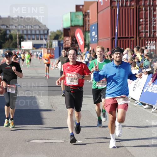 03.10.2025 - Köhlbrandbrückenlauf Jannik Wohlers http://msf.ph/oto/9107632 03.10.2025 12:59:17 Ziel 4108, 4164, 4226, 4371, 4441, 4940, 5967, 6036, 6154, 6390, 6391, 6478, 6484, 6493, 6609 meine-sportfotos.de